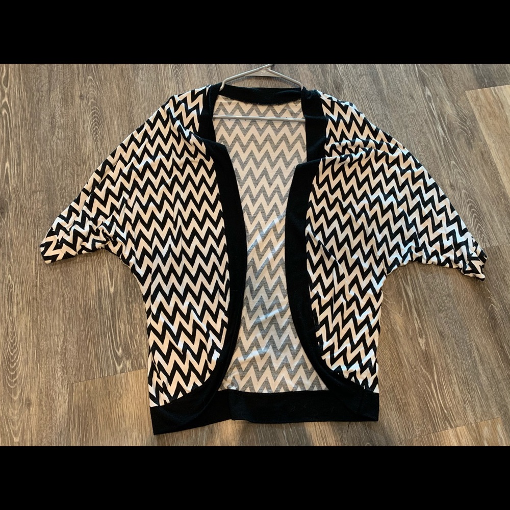 Printed Top. Black and White